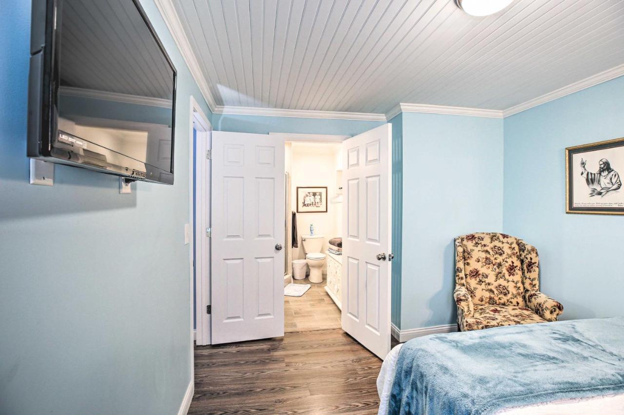 Updated Williamstown Apartment With Kitchen! Exterior photo